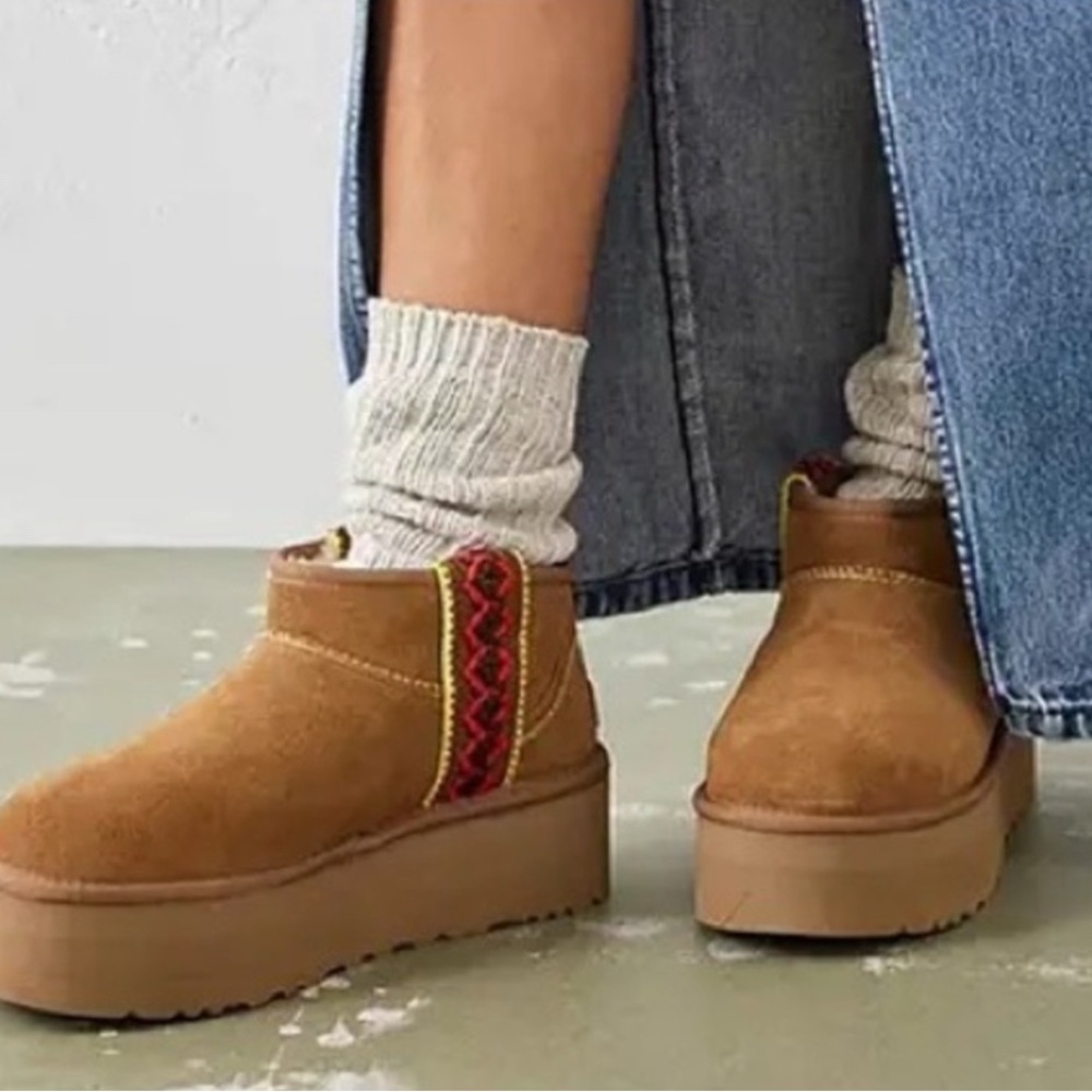 UGG CLASSIC ULTRA MINI BRAID PLATFORM CHESTNUT BOOTS - WOMEN'S size 8 worn once
